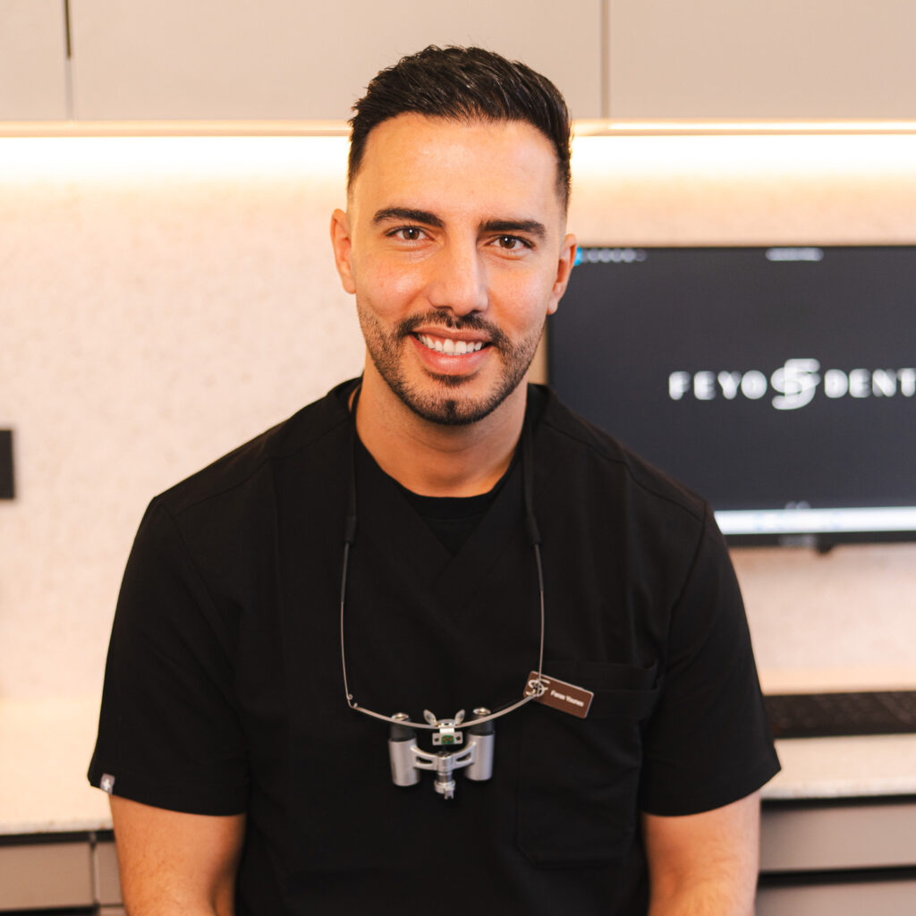 Portrait von Zahnarzt Feras Younes